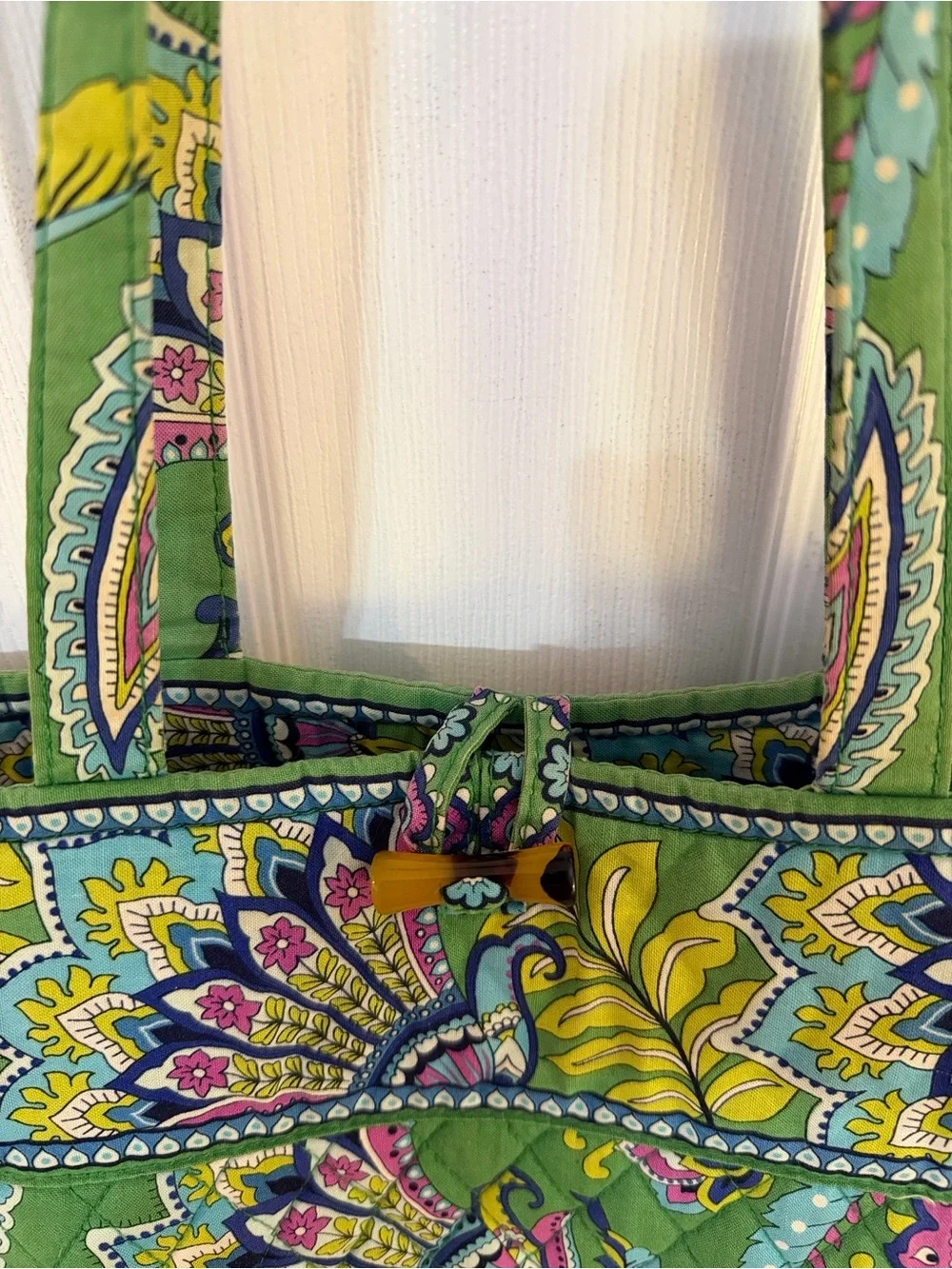 Vera Bradley noticeable flat toggle